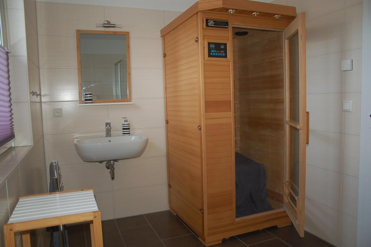 Behagliches Ferienhaus Zaunkoenig -Mit Kamin Und Sauna タンネ エクステリア 写真