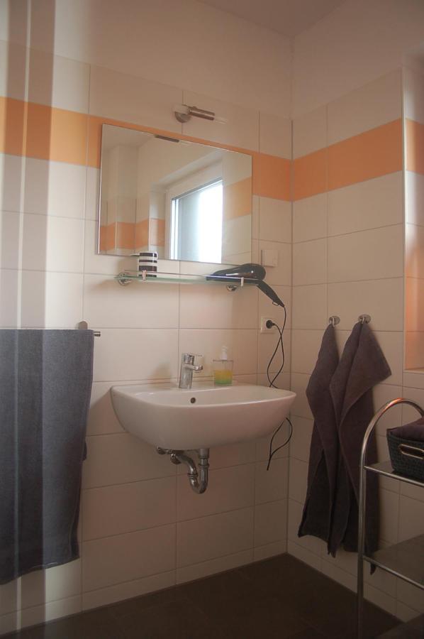 Behagliches Ferienhaus Zaunkoenig -Mit Kamin Und Sauna タンネ エクステリア 写真