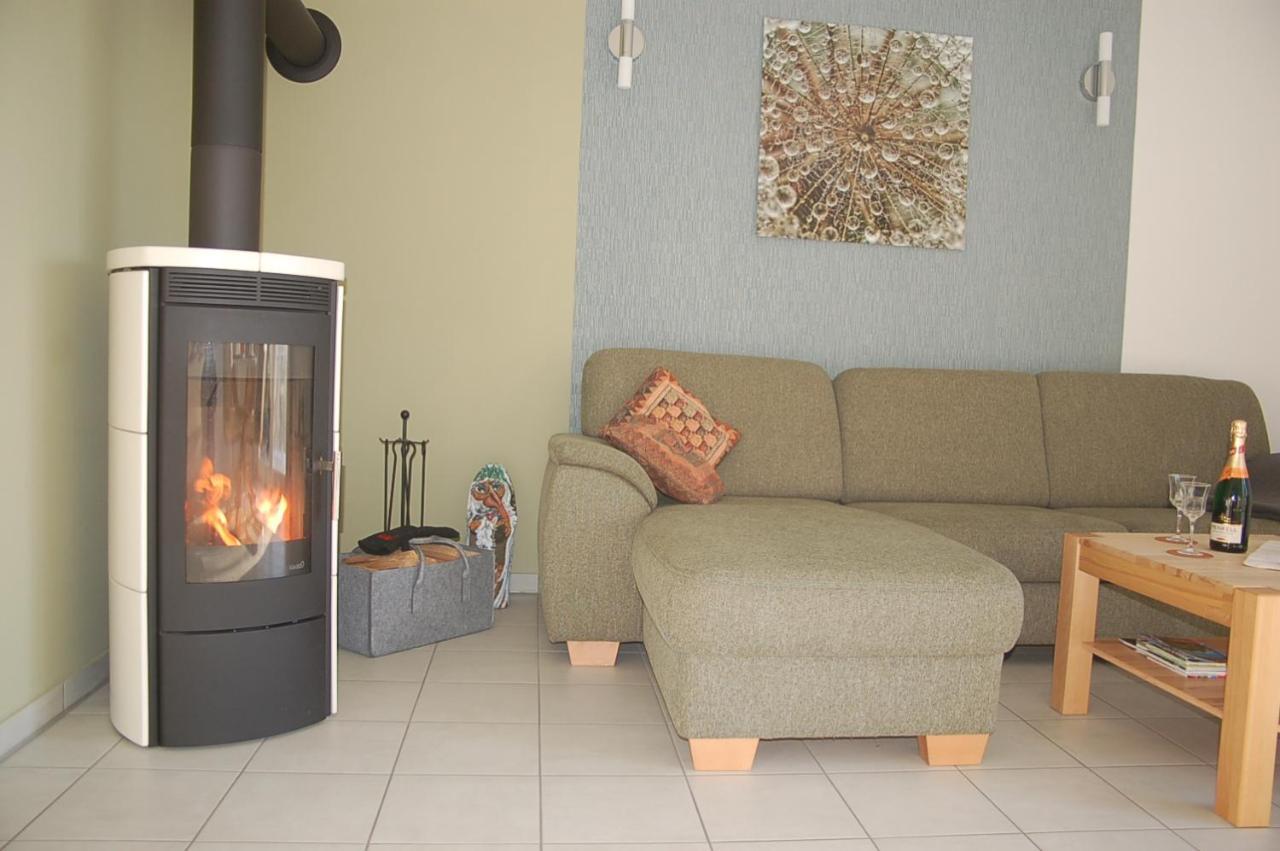 Behagliches Ferienhaus Zaunkoenig -Mit Kamin Und Sauna タンネ エクステリア 写真